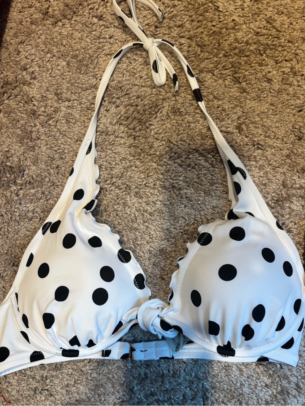 NWT Victoria’s Secret polka dot bikini top